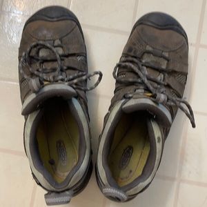 Keen steel toed shoes